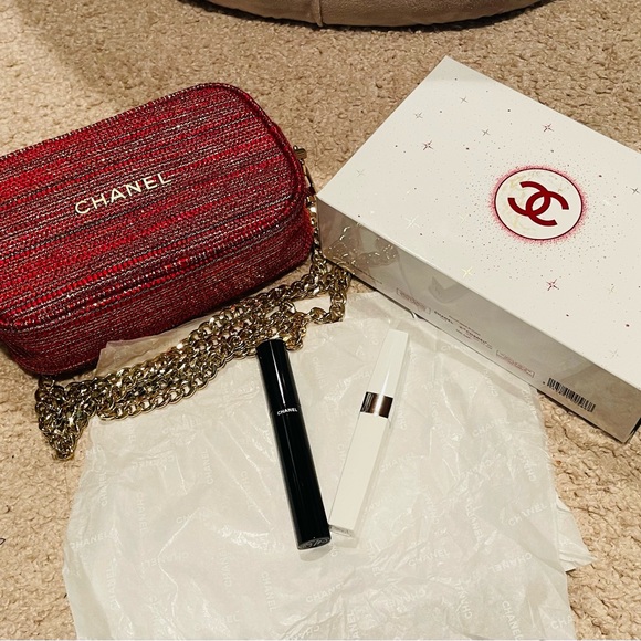CHANEL HOLIDAY SET 2022 Mascara SOLD OUT everywhere! Gold chain added for you!❤️ - Picture 3 of 7